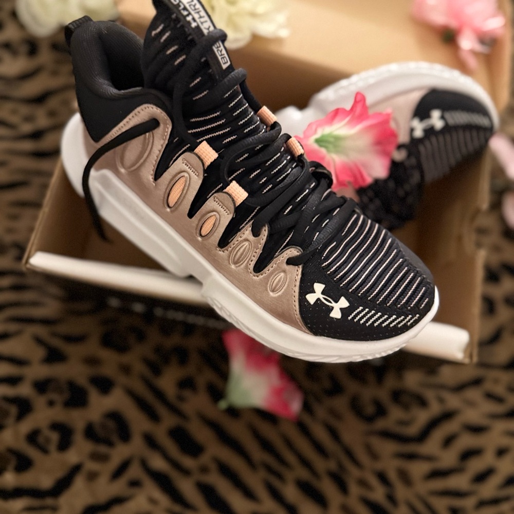 Under Armour Black and Tan Athletic Shoes for Performance